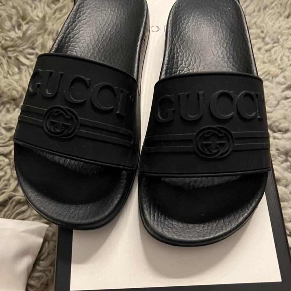 GUCCI SANDALS